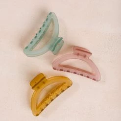 Fame Tara Half Moon Claw Clip Accessories