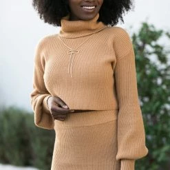 Moodie Edith Cropped Turtleneck