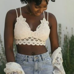 Anemone Clothing Elina Scalloped Lace Bralette