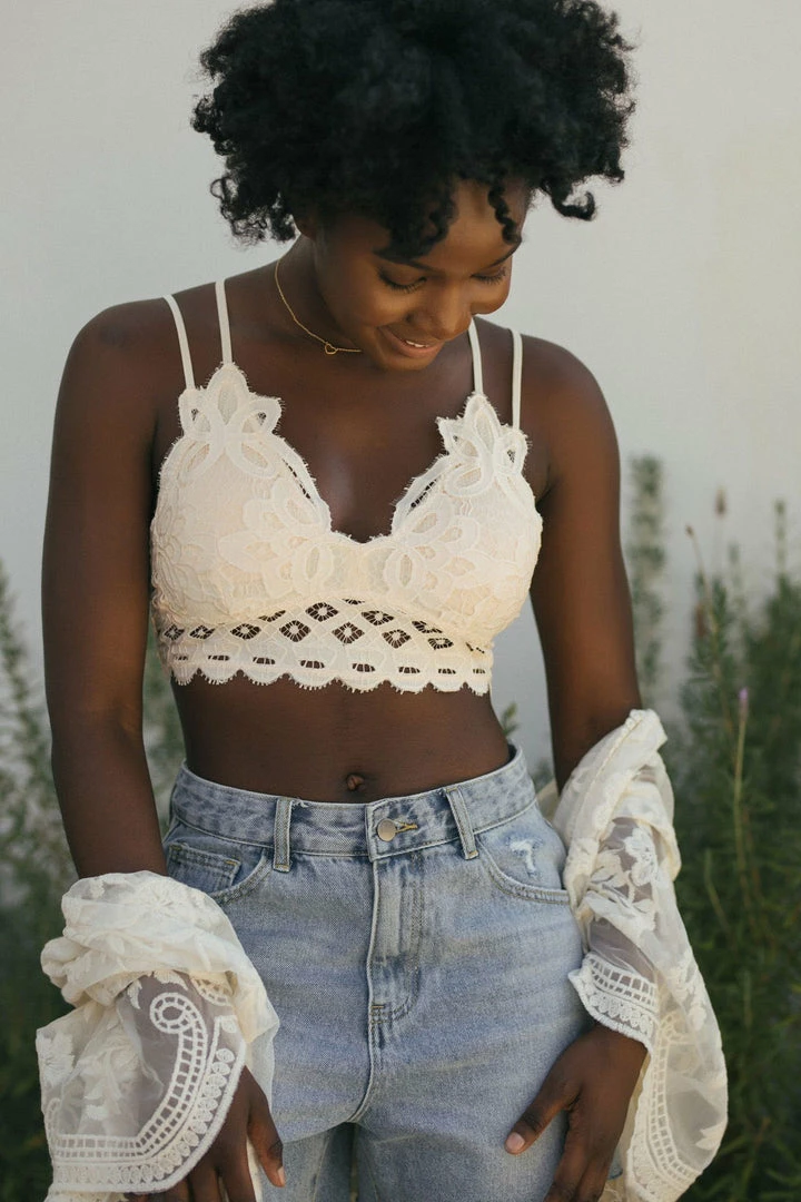 Anemone Clothing Elina Scalloped Lace Bralette