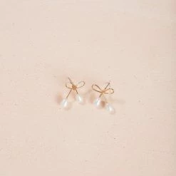 Morning Lavender Leanne Pearl Bow Earrings