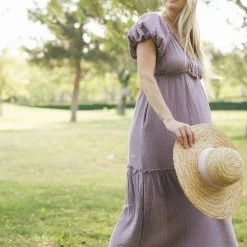 Listicle Maternity Friendly Daisy Sweetheart Maxi Dress