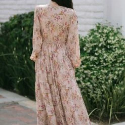 Aakaa Maternity Friendly Tilly V-Neck Maxi Dress