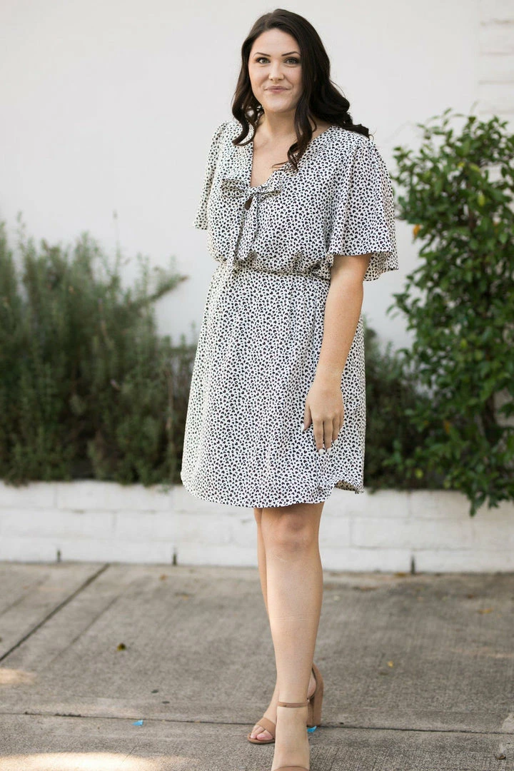 Andree By Unit Clothing Curvy Savannah Flutter Sleeve Dress