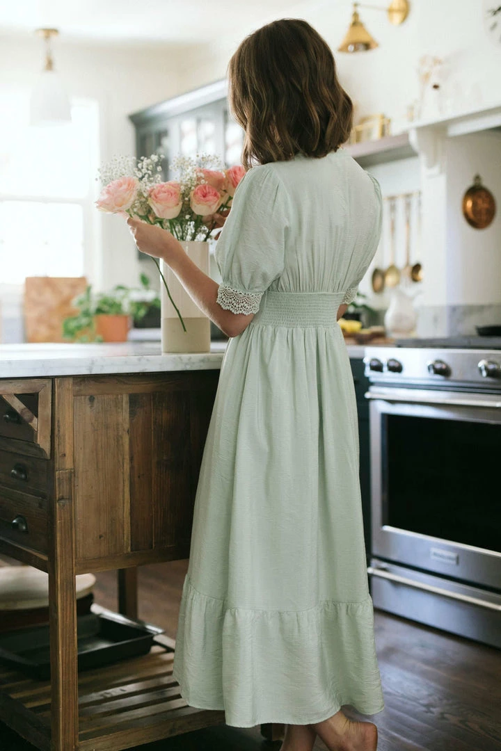 Blu Pepper Monet V-Neck Midi Dress Lace