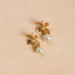 Fame Accessories Bridget Flower Pearl Earrings