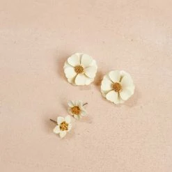 Fame Camila Mini Flower Earrings