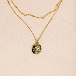 Fame Accessories Justine Floral Pendent Necklace