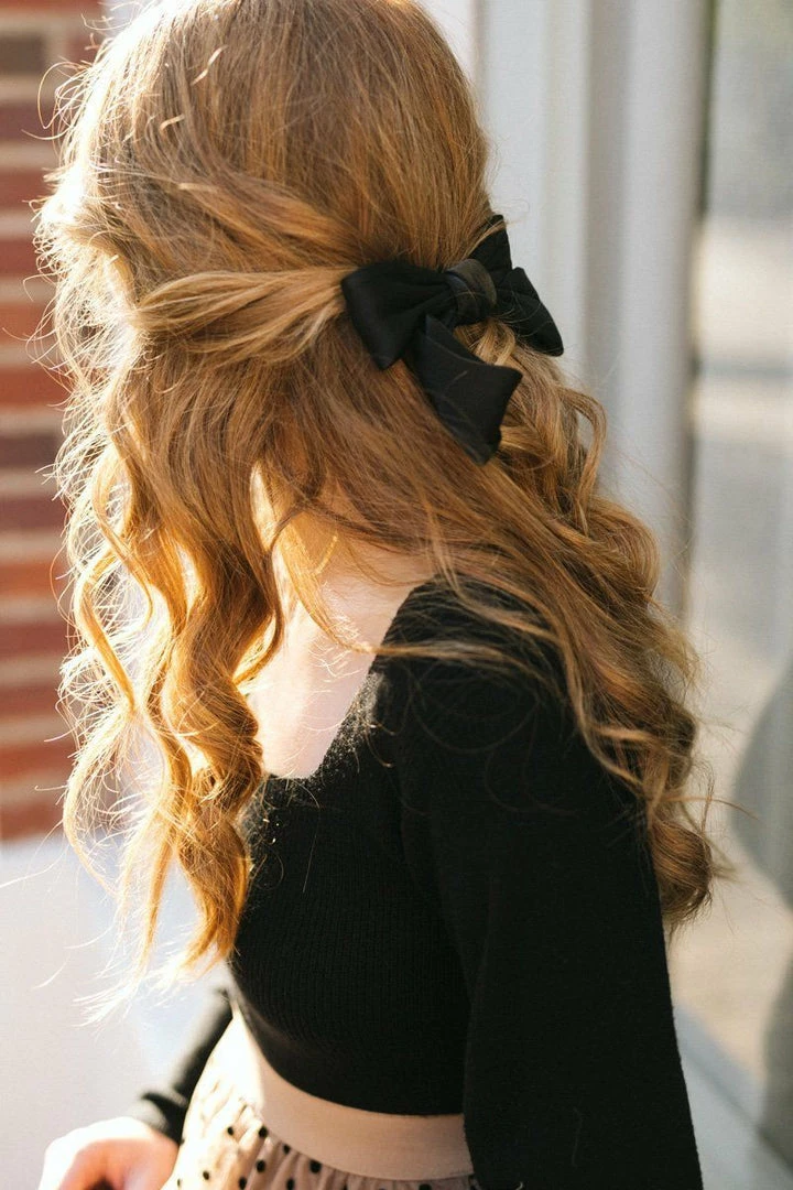 Ana/Girly Celeste Bow Hair Clip